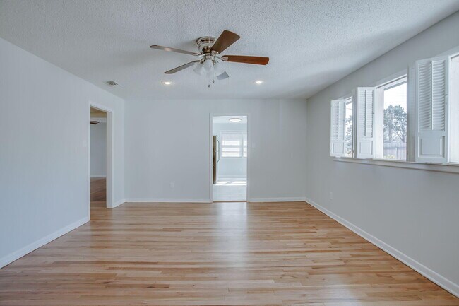 Building Photo - 3117 44th St