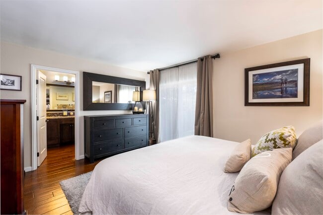 Building Photo - 4971 Hemlock