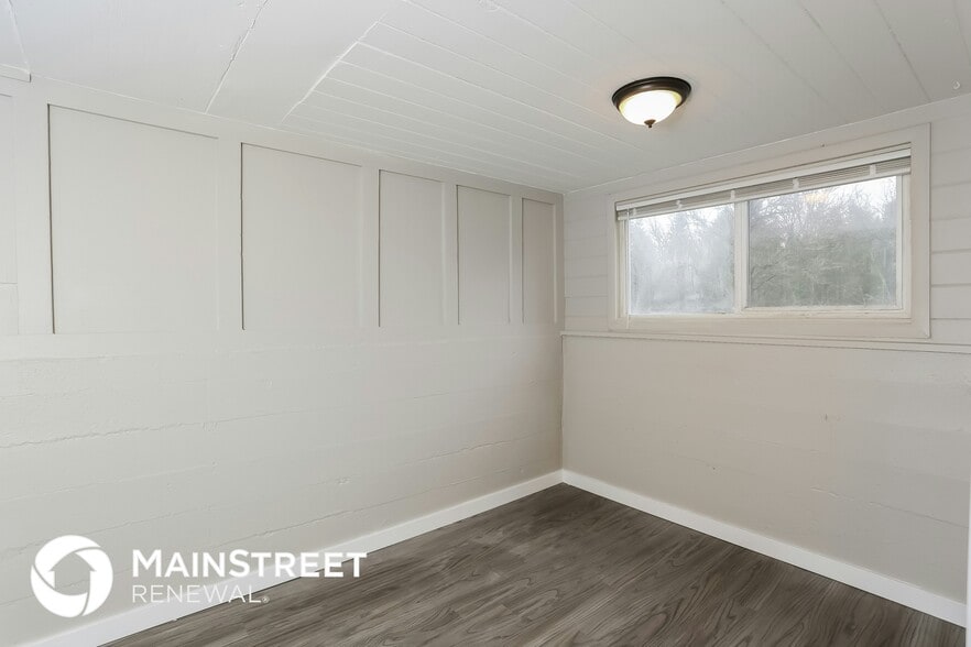 Building Photo - 966 Retsil Rd E