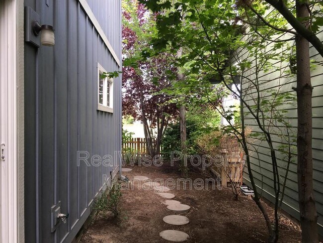 Building Photo - 21248 Lily Way