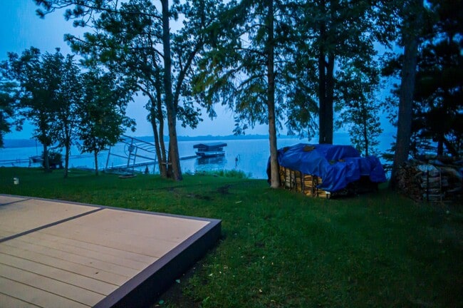 Building Photo - FULLY FURNISHED LAKE HOME