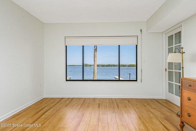 Building Photo - 1825 Minutemen Causeway