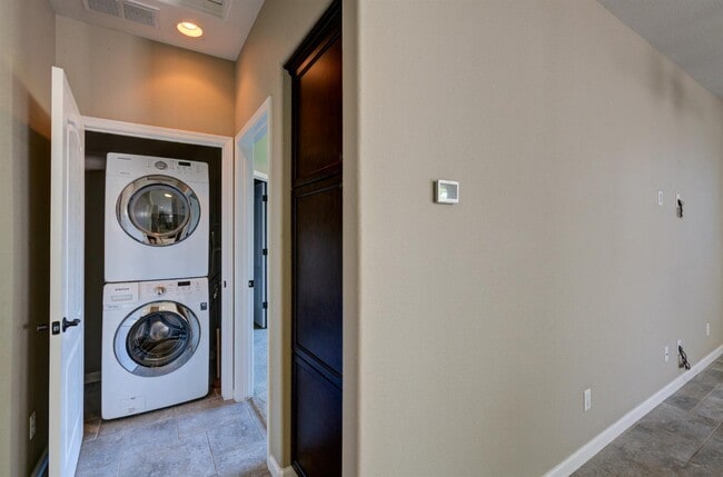 Building Photo - 3260 Alps Ln