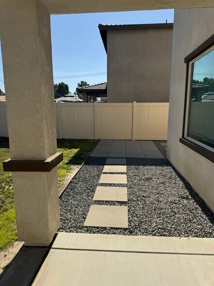 Building Photo - 80425 Enclave Ct