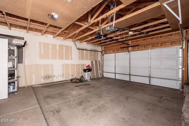 Building Photo - 345 W Wilshire Dr