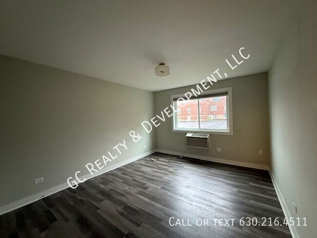 Building Photo - 800 Graceland Ave