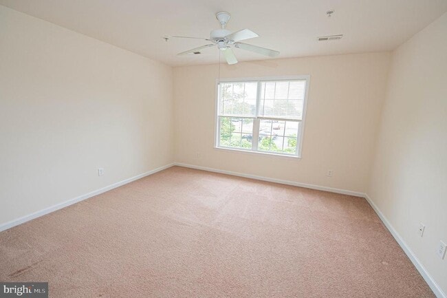 Building Photo - 438 Parkview Ct