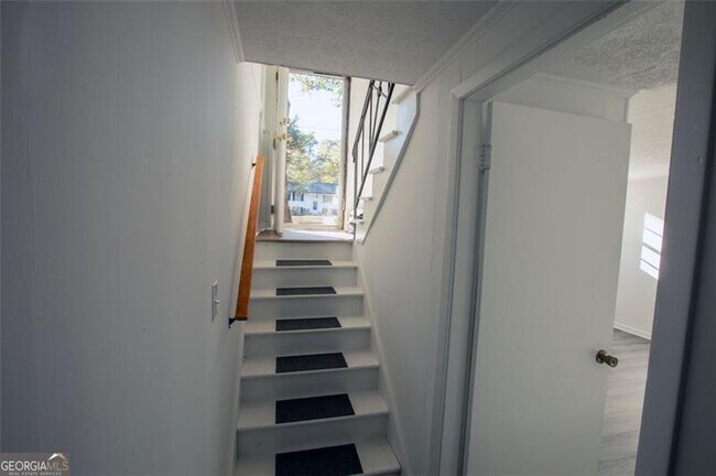 Building Photo - 2879 Tiffany Dr SW