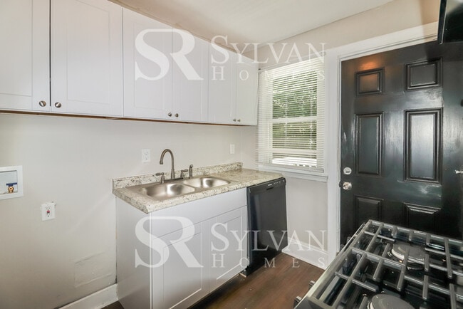 Building Photo - Proper Design. Smartly Priced. Ready for Move-In!