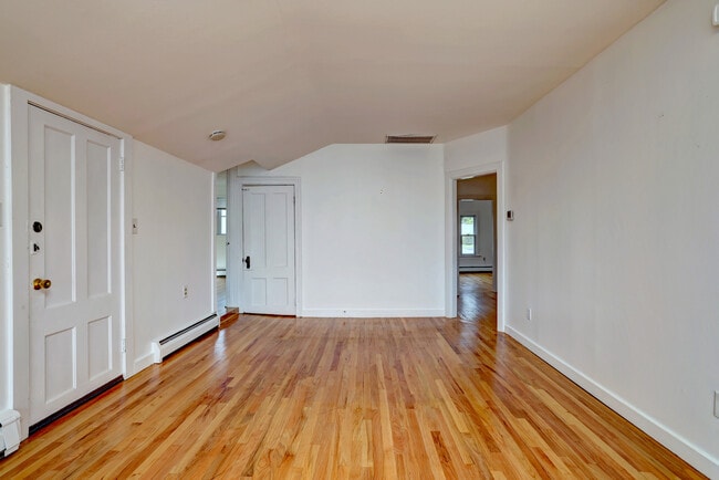 Building Photo - 83 Hawley Ave