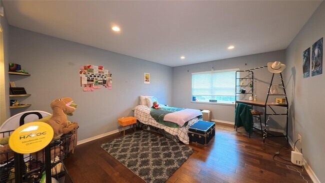 Building Photo - 2700 Bellefontaine St