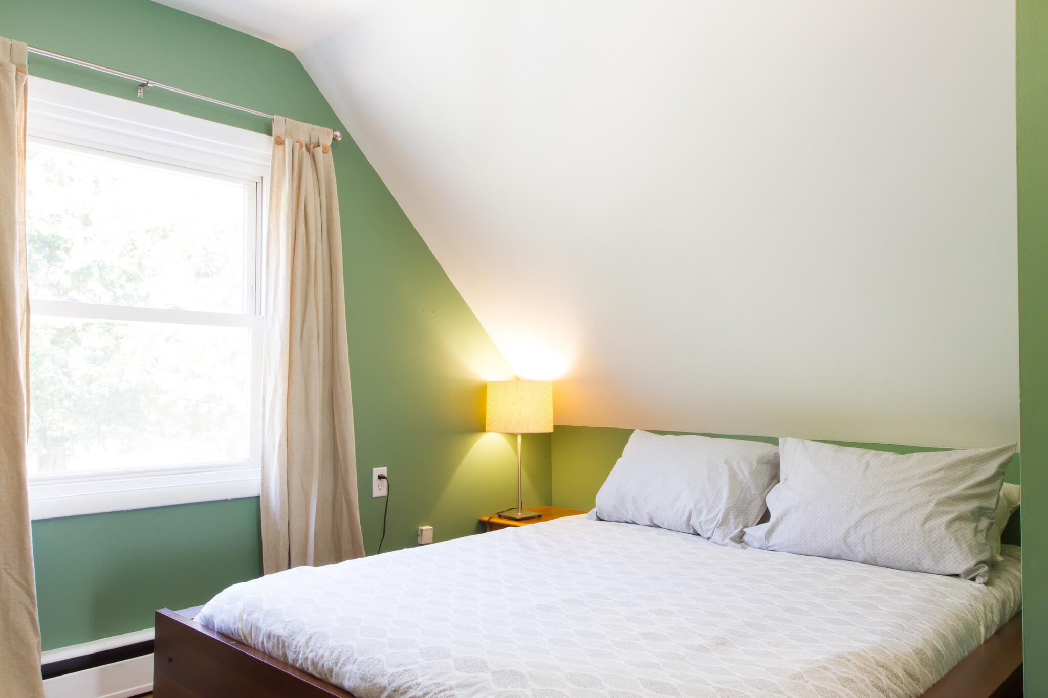 Park Side Bedroom with Queen Bed - 2123 Park St