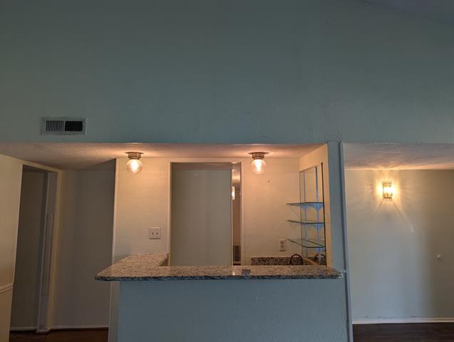 Building Photo - 2821 Stratford Ln