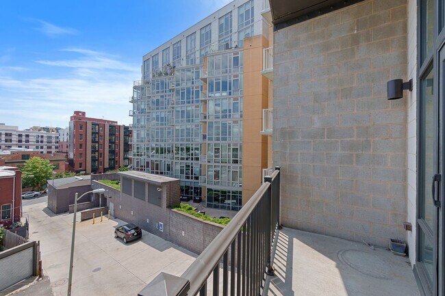 Building Photo - 1336 Belmont St NW