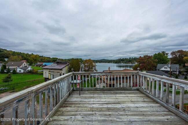 Building Photo - 120 Evergreen Ln