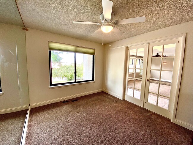Building Photo - Lovely Highlands Home w/a View Available 7...