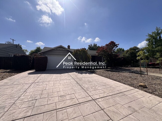 Building Photo - Spacious 2bd/2ba Arden Area Home-Must See!