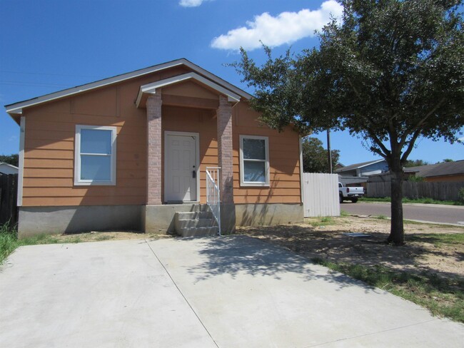 Primary Photo - 335 Redfish Dr