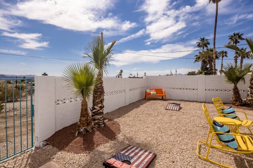 Building Photo - 2906 Castaway Dr