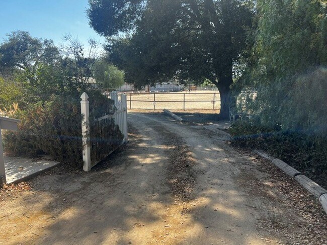 Building Photo - 1701 Calzada Ave