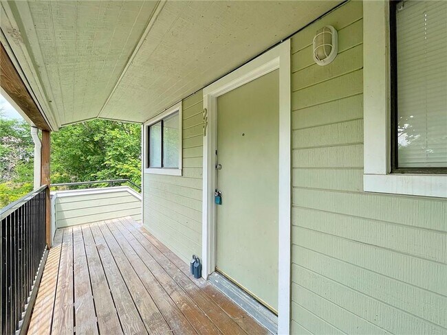 Building Photo - 1600 West Ave