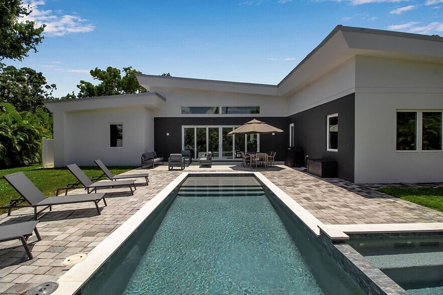 Building Photo - 2231 Wood St