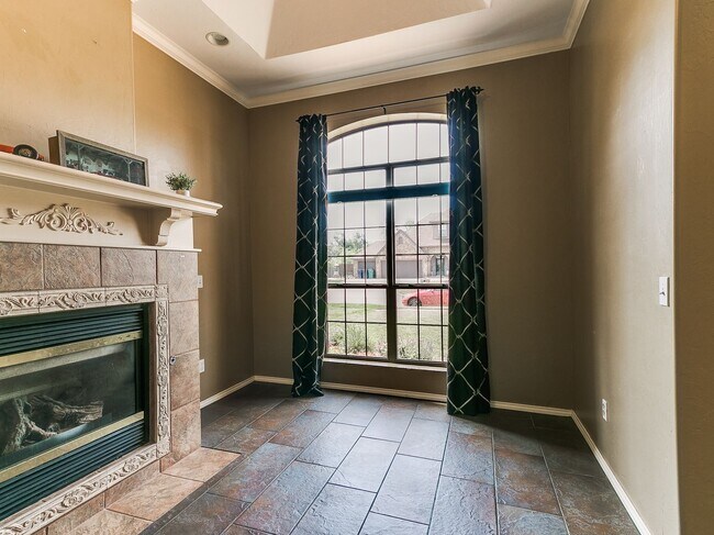 Building Photo - Large 4-Bedroom Home in Edmond Schools