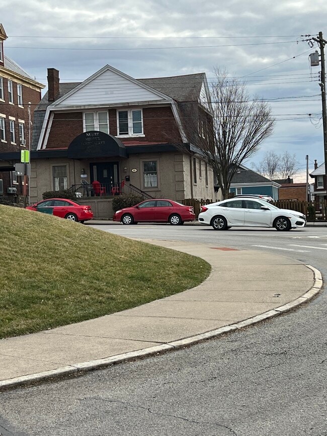 Building Photo - 345 W McMillan St