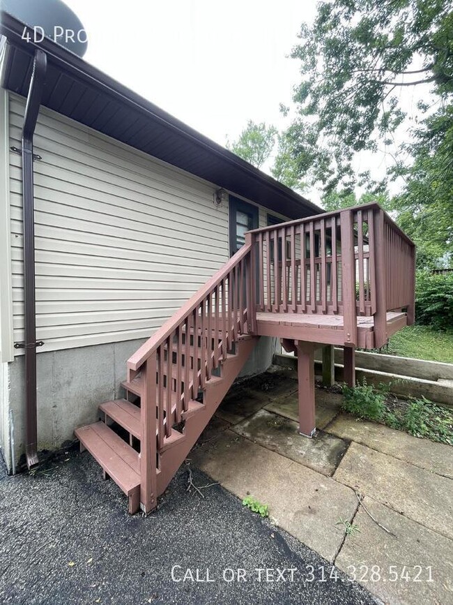 Building Photo - Welcoming 4-Bed Home with Finished Basemen...