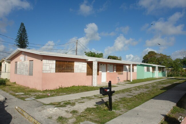 Primary Photo - 123-119 NE 10th Ave