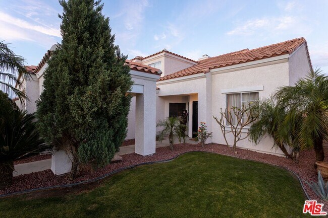 Building Photo - 46374 Willow Ln