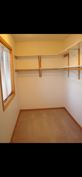 Building Photo - N26W26334 Quail Hollow Rd