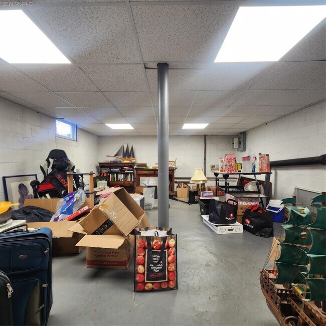 Building Photo - 24 Prairie Ave