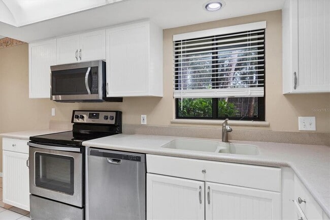 Building Photo - 6642 Schooner Bay Cir