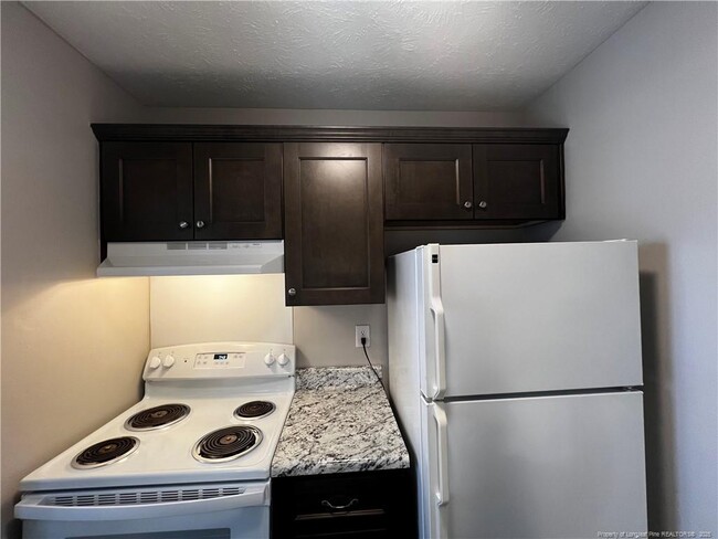 Building Photo - 1425 Ireland Dr
