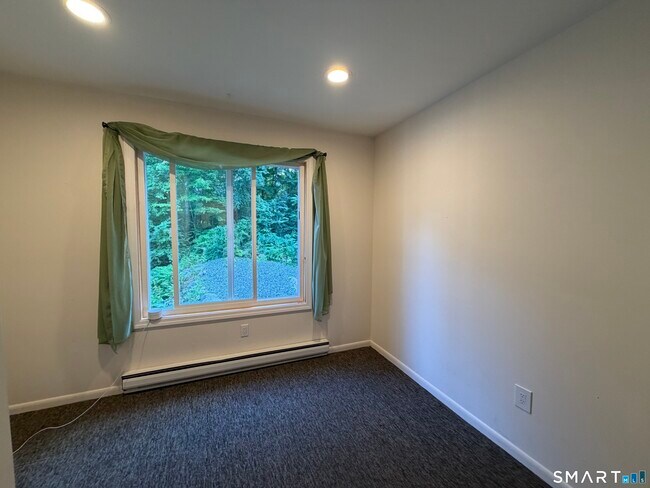 Building Photo - 8 Cawdor Burn Rd