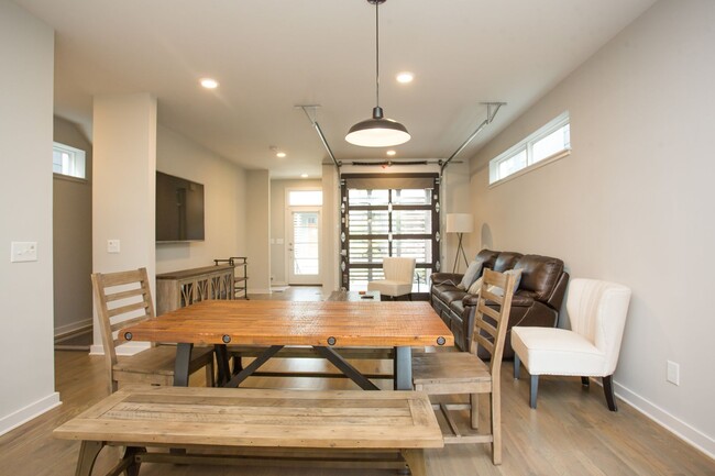 Building Photo - Beautifully Partially Furnished or Unfurni...