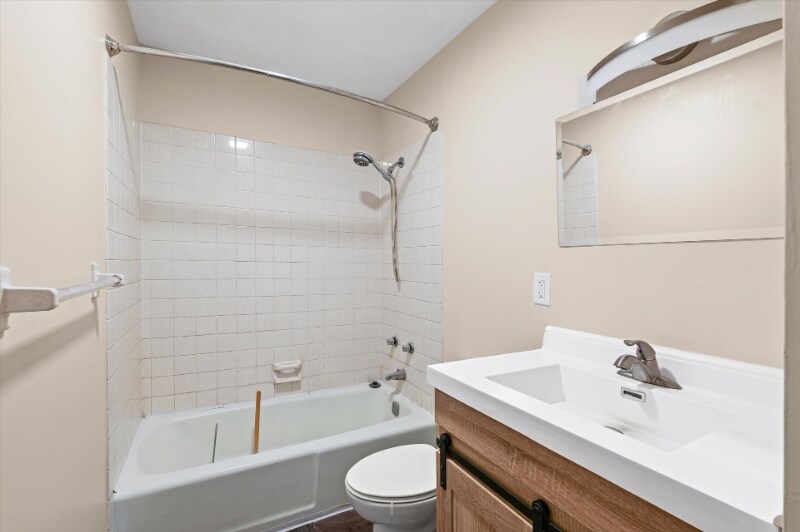 Building Photo - 615 E Colorado Ave