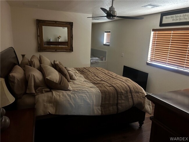 Building Photo - 7098 Kaiser Dr