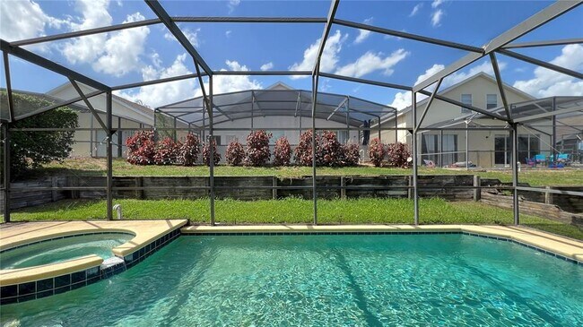 Building Photo - 16709 Fresh Meadow Dr