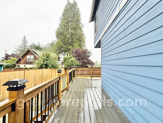 Building Photo - Modern 1-Bedroom Home with Yard, Deck & Ca...