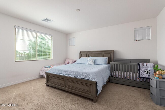 Building Photo - 5747 S Labelle