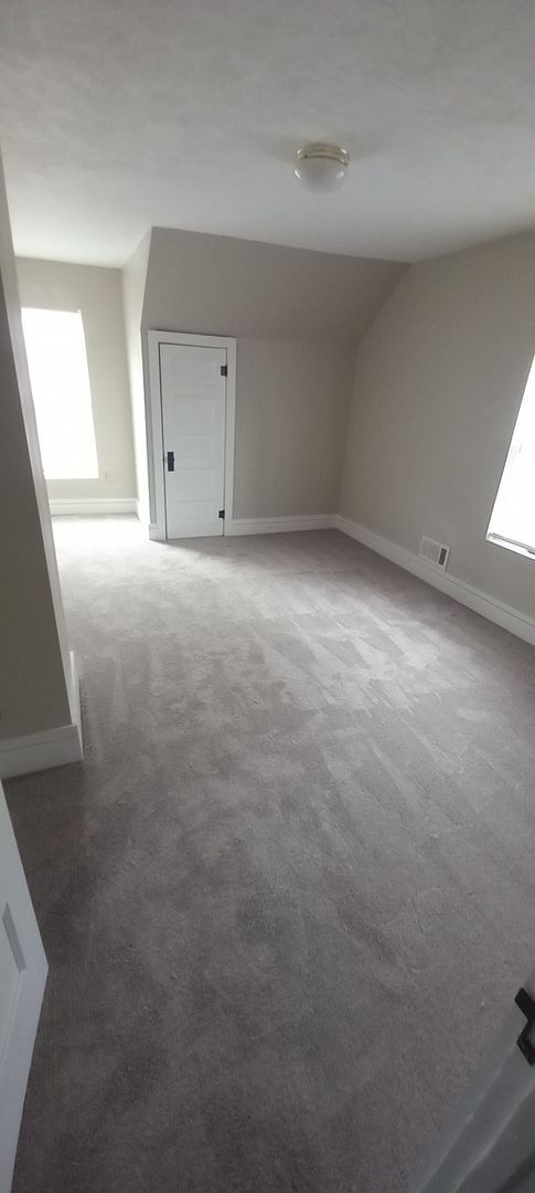 Building Photo - ** Move in Special ** Recently Remodeled 2-Bedroom, 2-Bathroom Home – $1,100/Month - Accepting Se...