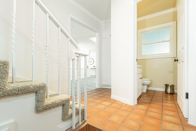 Building Photo - 416 S La Esperanza