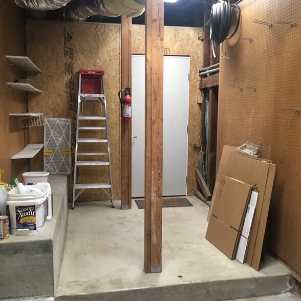 More storage space - 125 Brocadero Pl