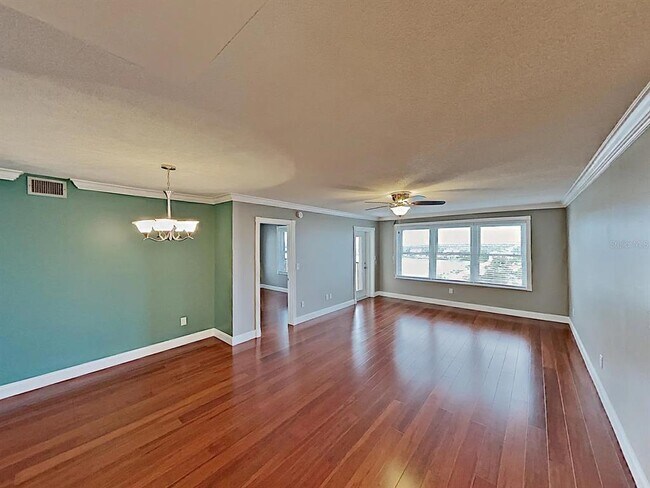 Building Photo - 5220 Brittany Dr S