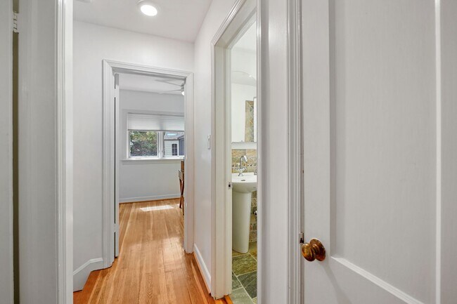 Building Photo - 3 Bed 1.5 Bath - Takoma Park Cottage - Mov...