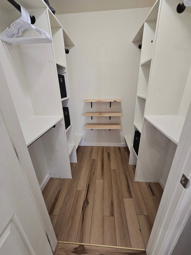 Building Photo - 2465 Theresea Ln