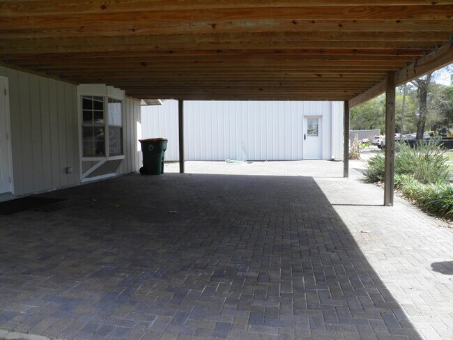 Building Photo - 203 Yancey St
