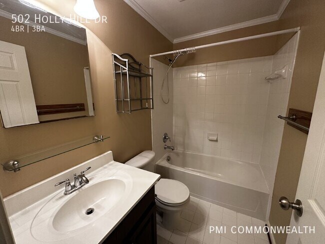 Building Photo - 502 Holly Hill Dr